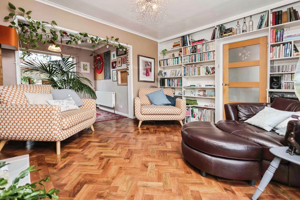 Property photo 2 of 20 Pbox-Img.Jpg