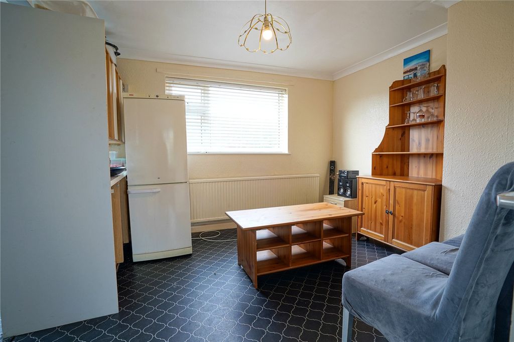 Property photo 3 of 10 Picture No. 01