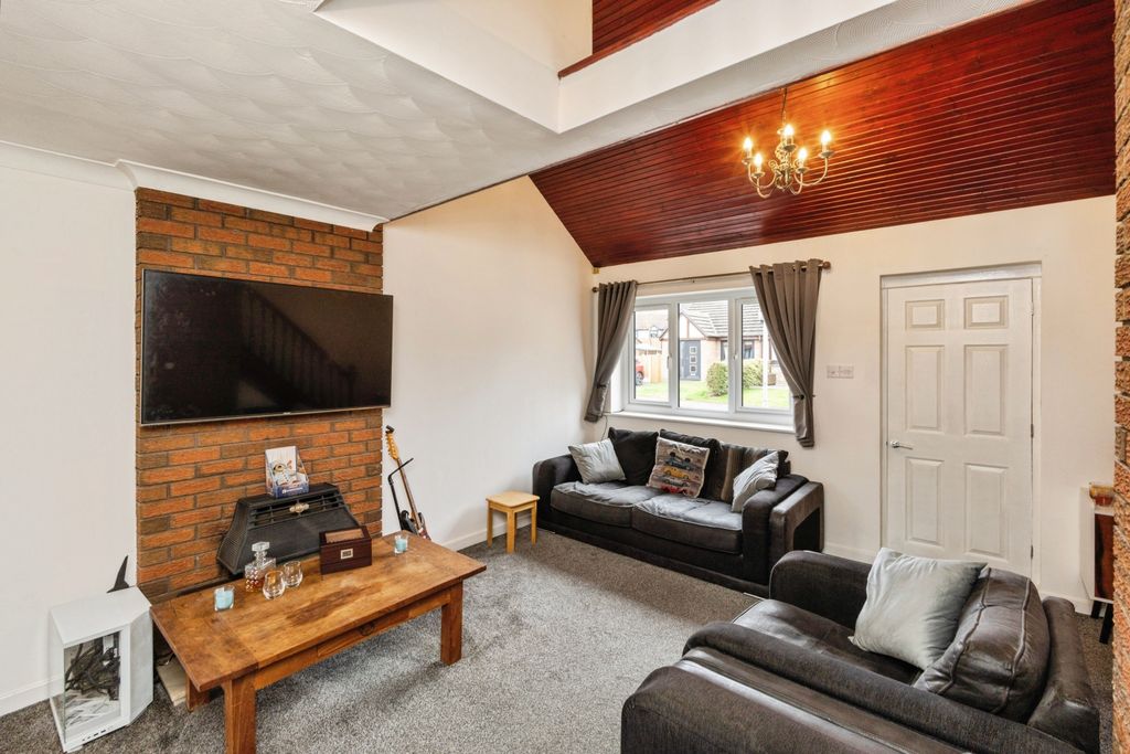 Property photo 2 of 15 Living Room