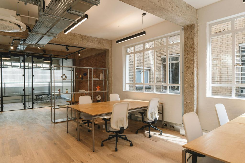 Property photo 3 of 16 11-12 Great Sutton Street - Interior