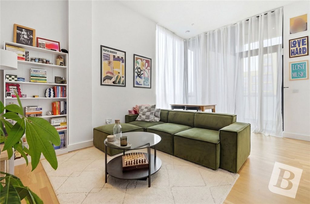 Property photo 3 of 20 Lounge/Diner