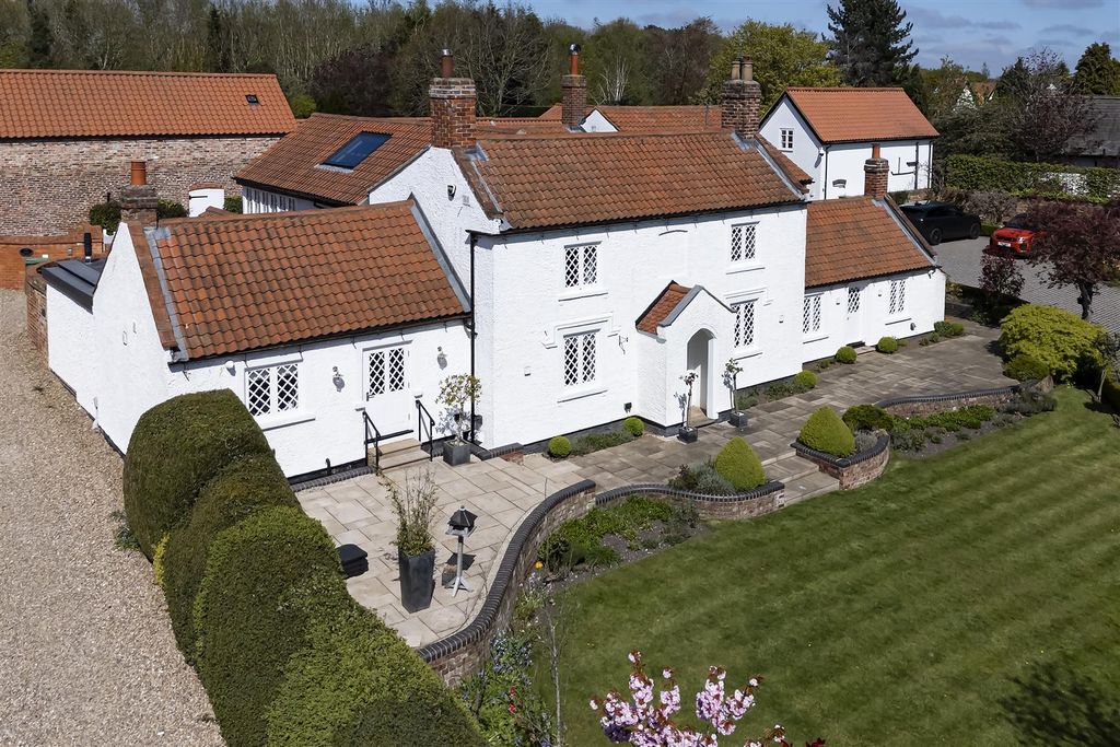 Property photo 1 of 40 West Ella Road - Main Image