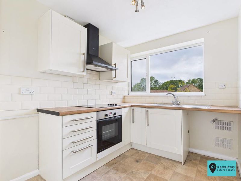 Property photo 3 of 7 Kitchen