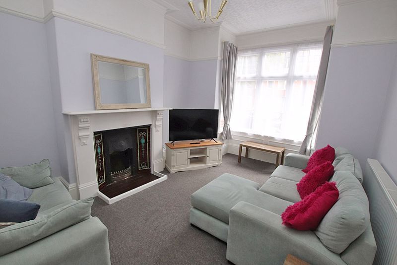 Property photo 2 of 14 Lounge