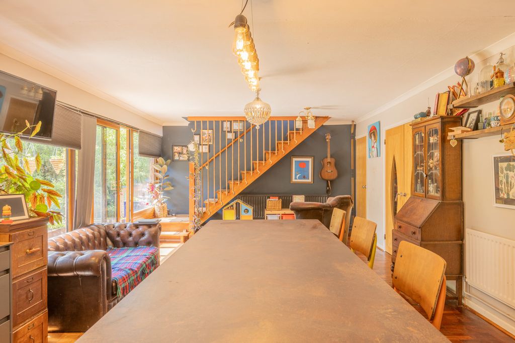 Property photo 2 of 30