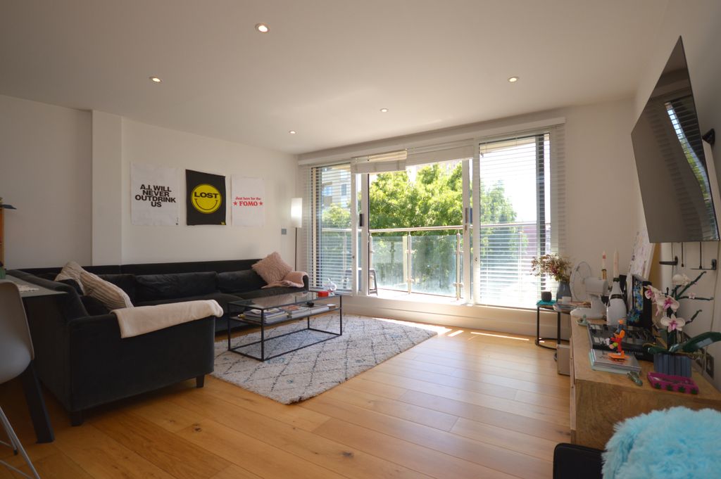 Property photo 1 of 13 2 Double Bedroom Apartment To Rent