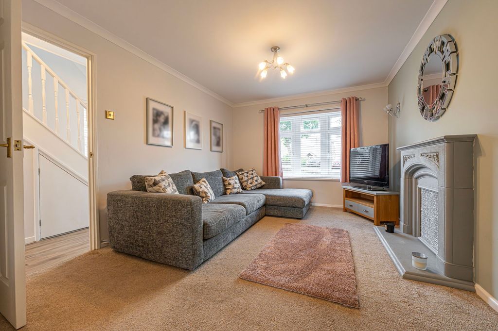 Property photo 3 of 36