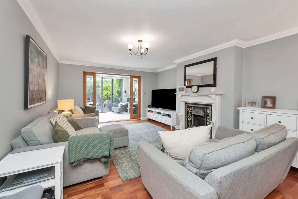 Property photo 3 of 20