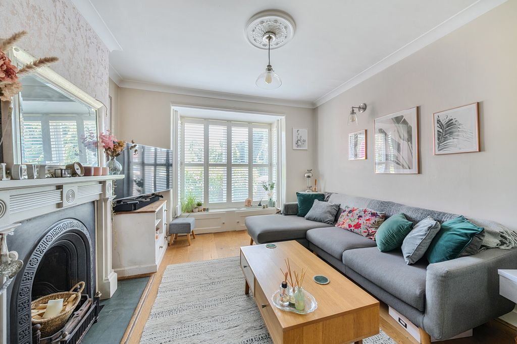 Property photo 2 of 22 1319615-20-68712c...