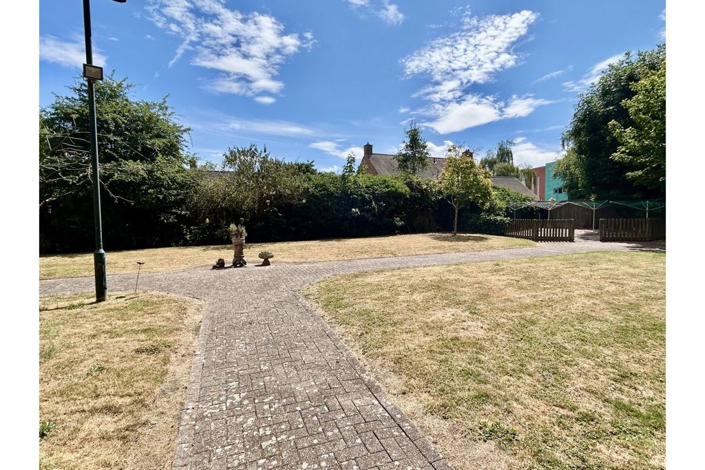 Property photo 3 of 12