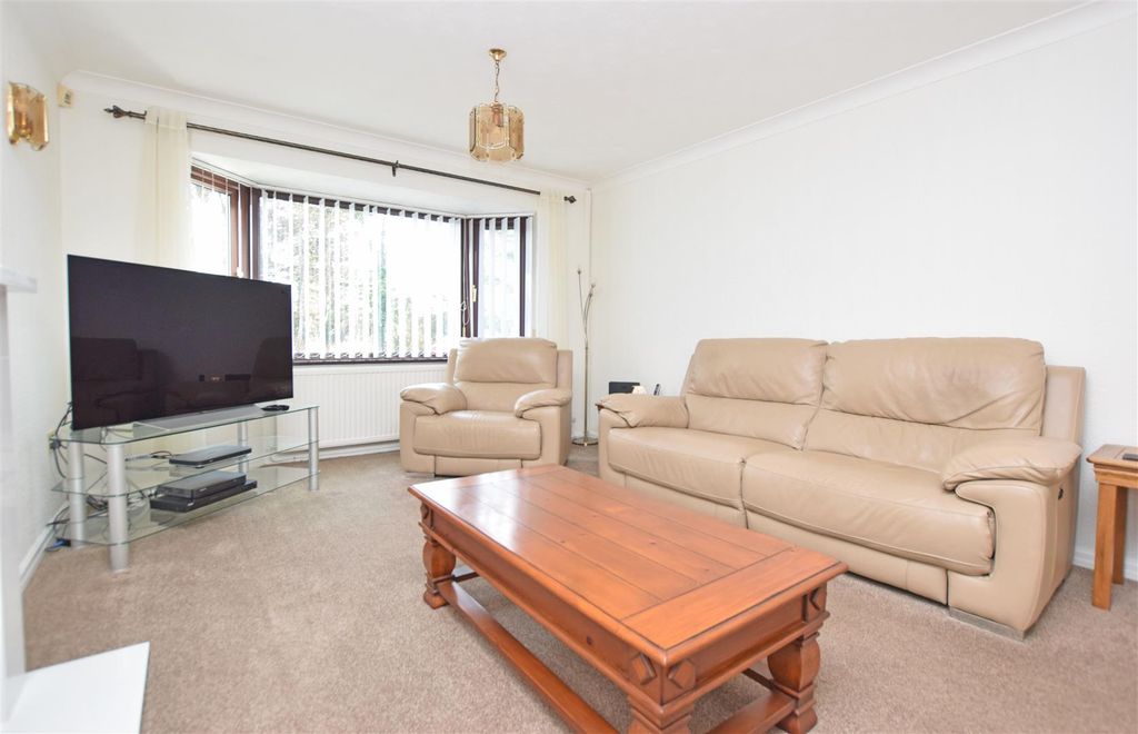 Property photo 2 of 27 Lounge V2.Jpg
