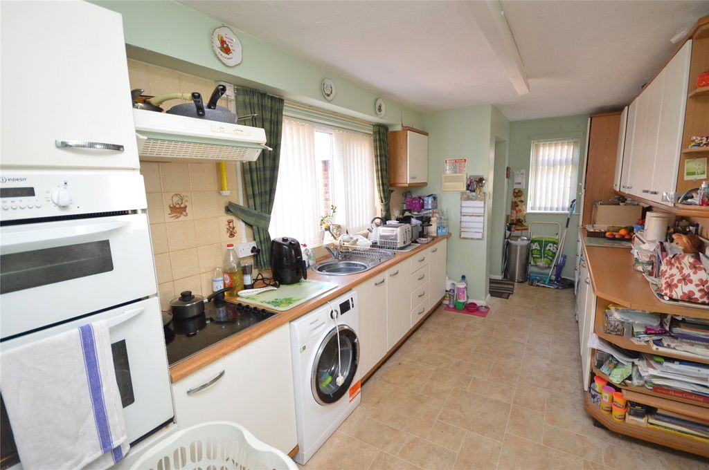 Property photo 2 of 17 Kitchen