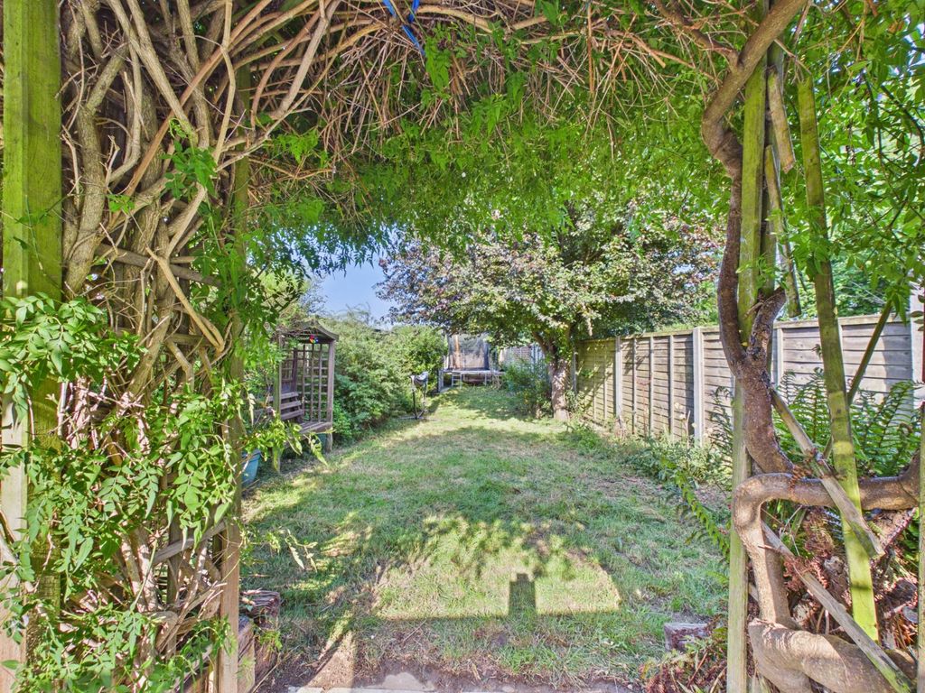 Property photo 2 of 16 Garden