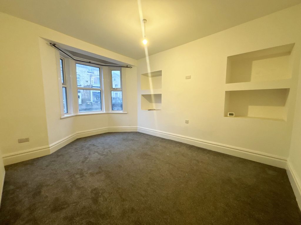 Property photo 2 of 40