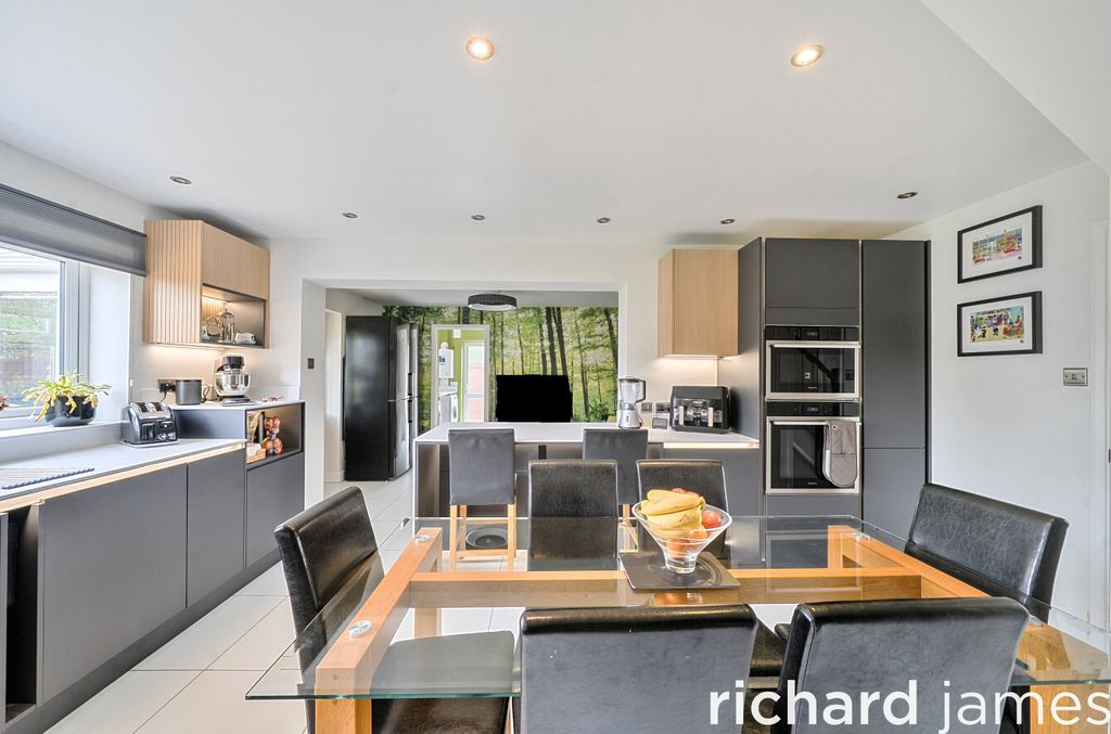 Property photo 3 of 24 E4A4c37c42Af4556A91Fe428100A88E6