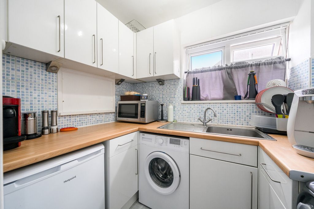 Property photo 3 of 14 1455028-1-69Fb75d...