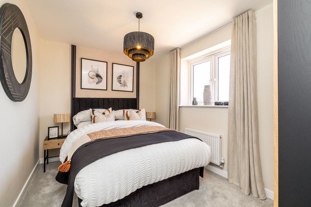 Property photo 1 of 7 Show Home