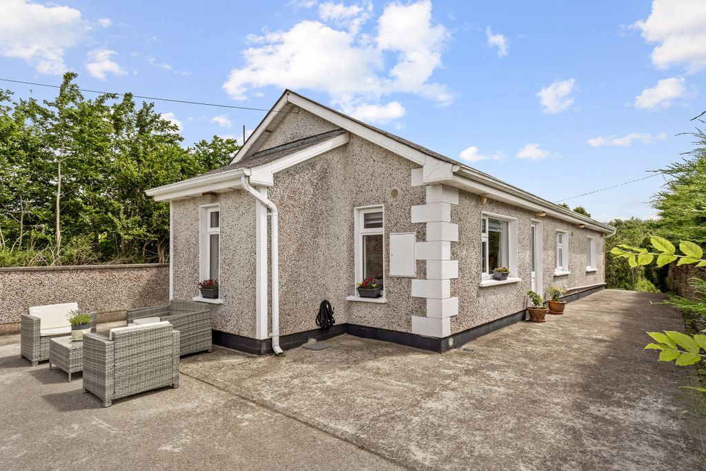 Property photo 1 of 31