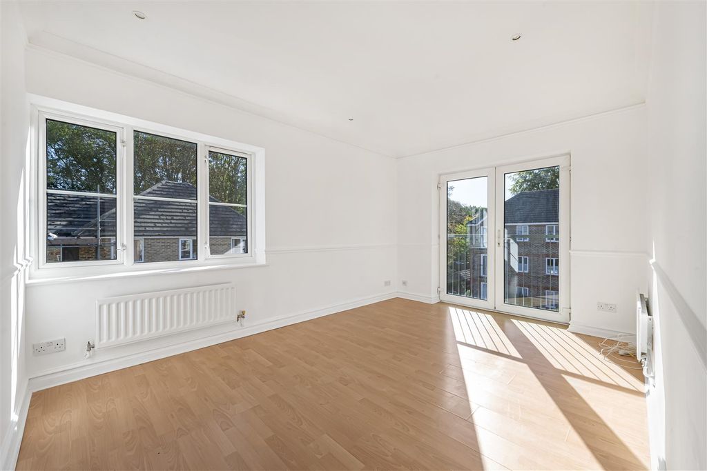 Property photo 2 of 10 8_65110.Jpg