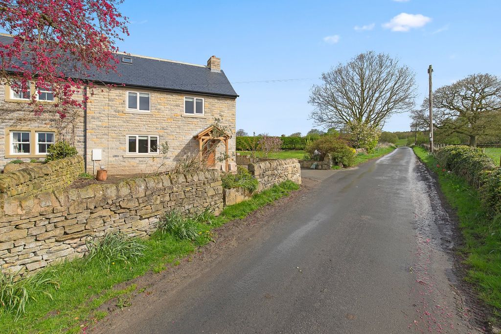 Property photo 1 of 39 Picture No. 05