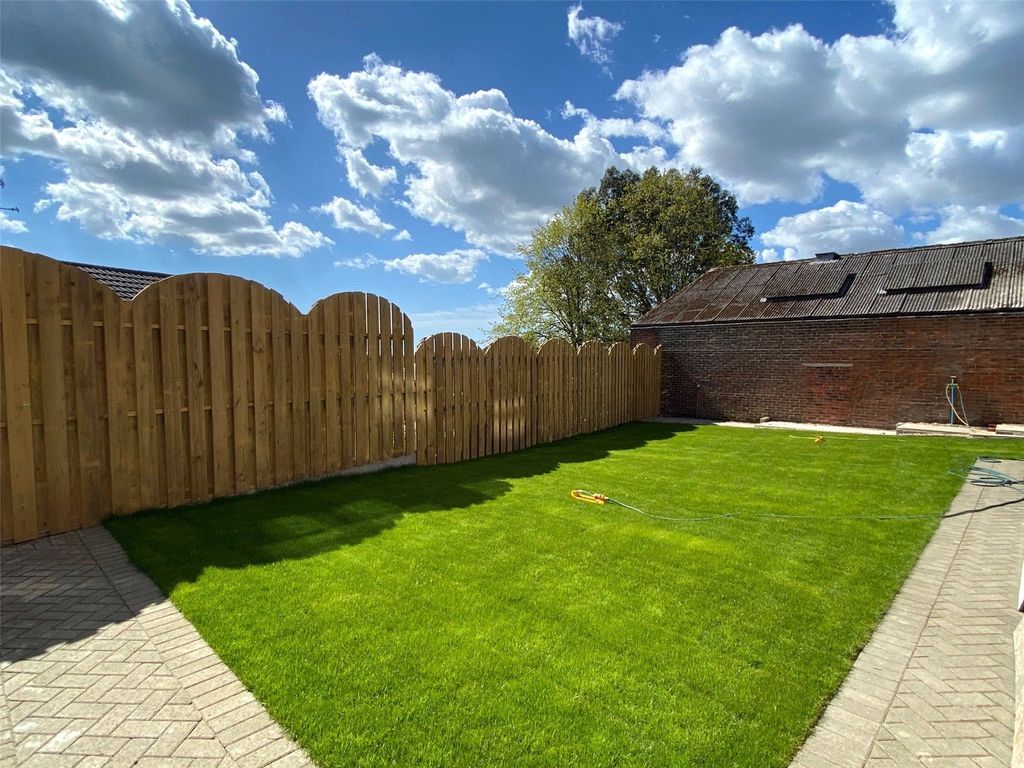 Property photo 2 of 10 Picture No. 15