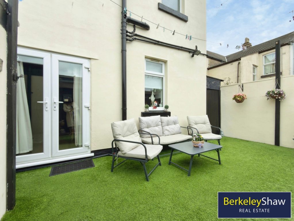 Property photo 3 of 31 Pbox-Img.Jpg