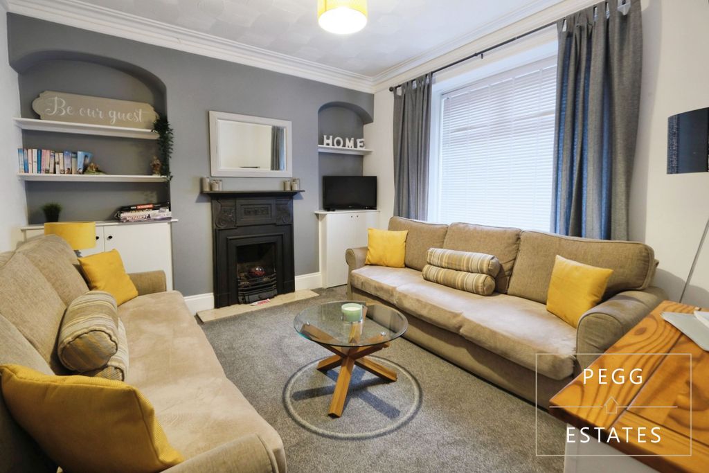 Property photo 2 of 18