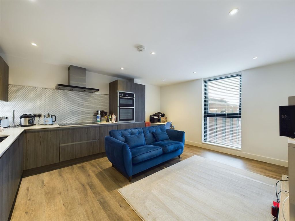 Property photo 2 of 13