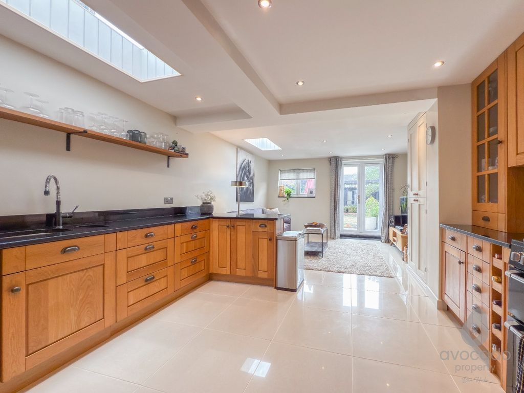 Property photo 2 of 28 4470132
