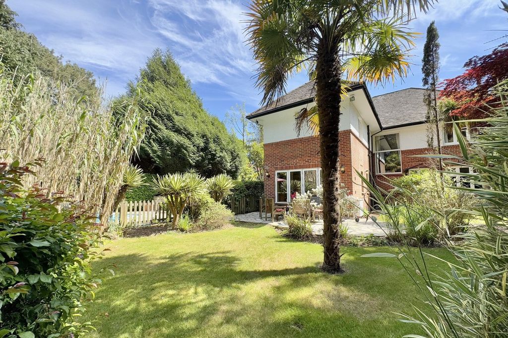 Property photo 3 of 33