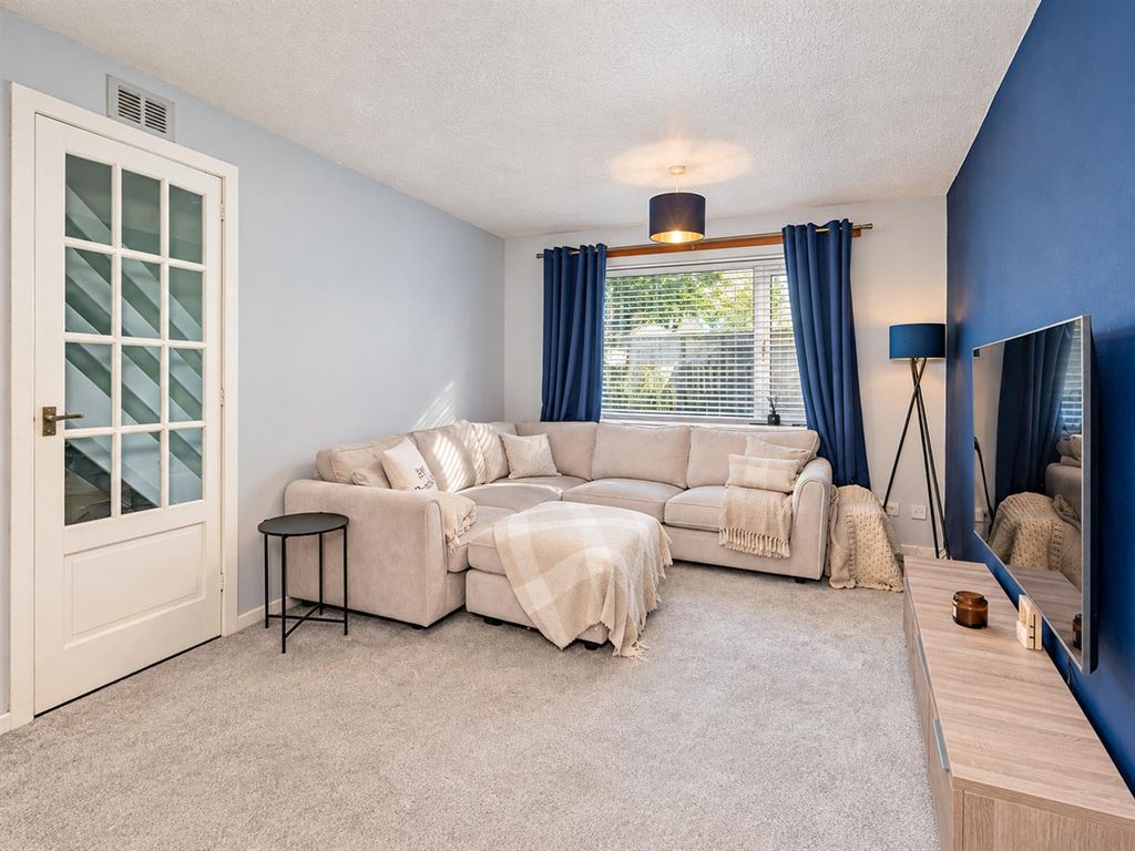 Property photo 3 of 18 101 Coronation Way Montrose-3.Jpg