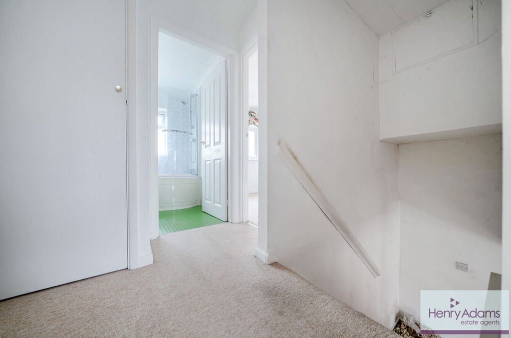 Additional image 7 of 2 bed maisonette for saleWinton Road, Petersfield GU32