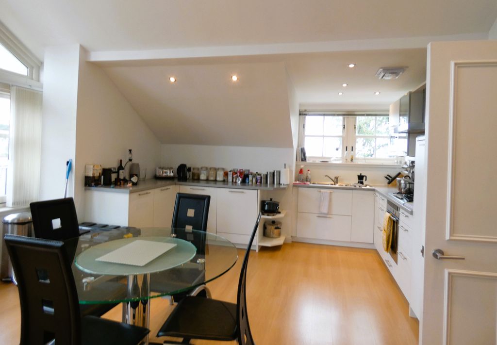 Property photo 3 of 16 Kitchen