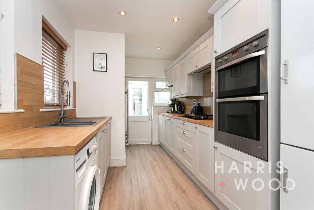 Property photo 3 of 17 3948917