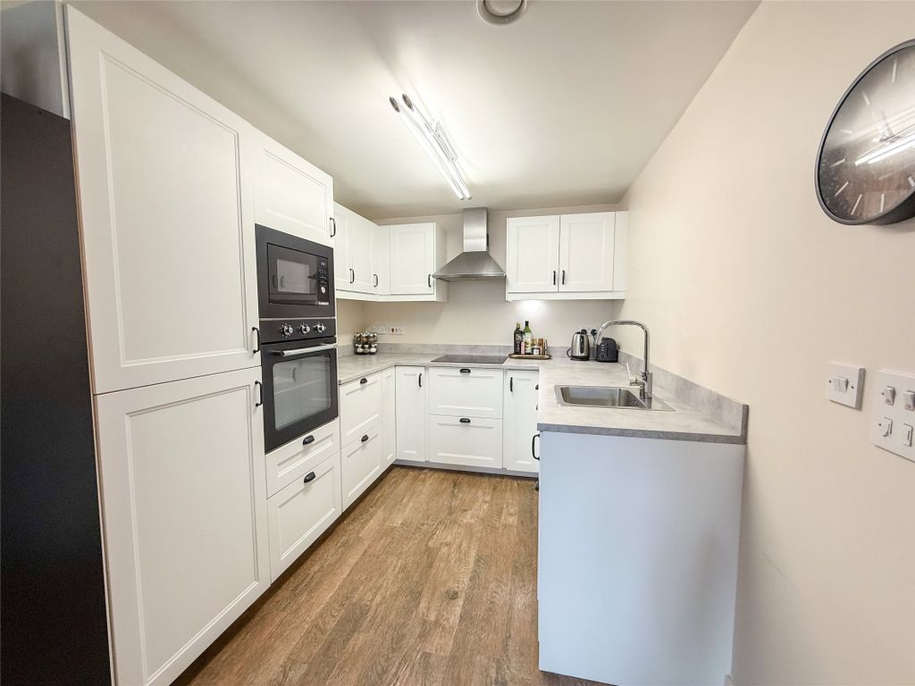 Property photo 3 of 14 Kitchen