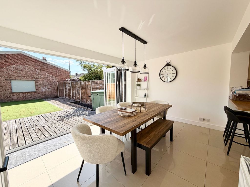 Property photo 3 of 39