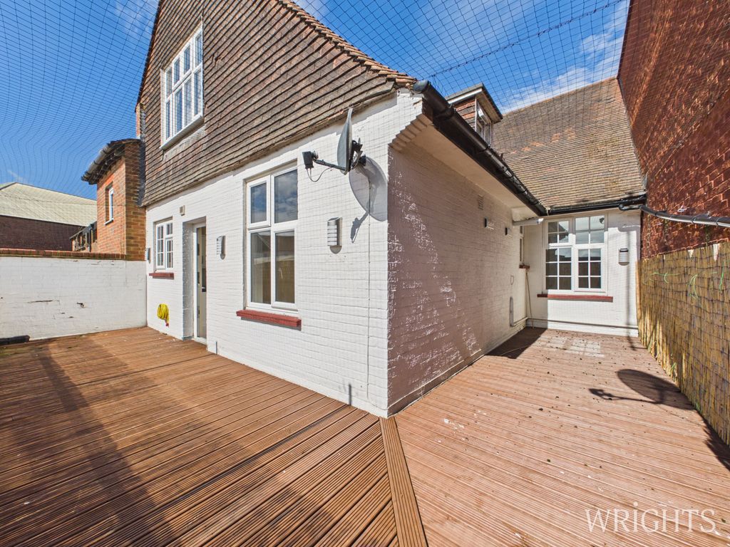 Property photo 1 of 15 Cam05659G0-Pr0167-Still011