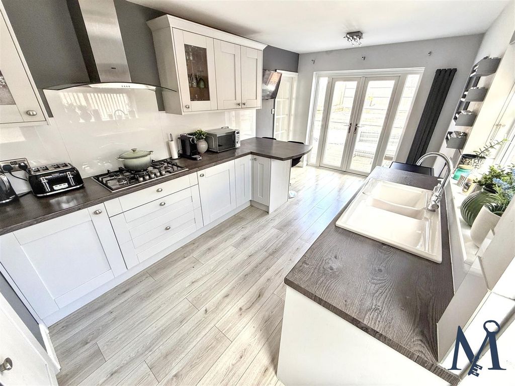 Property photo 2 of 18 Kitchen Diner