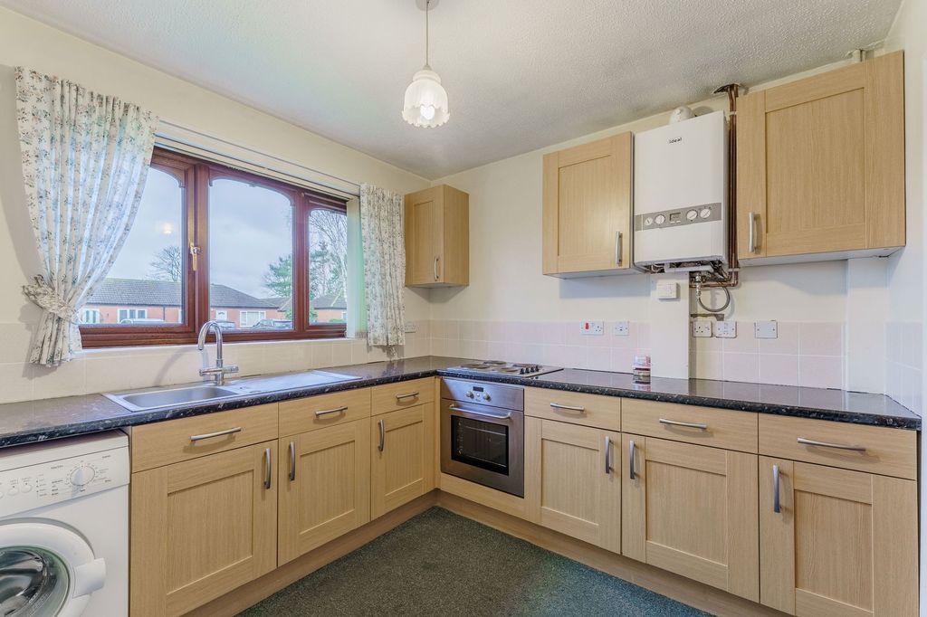 Property photo 2 of 14