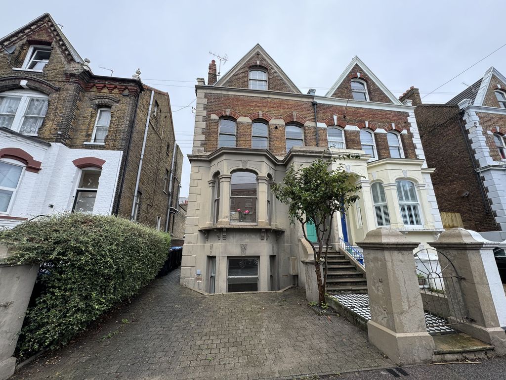 Property photo 1 of 7 Picture 1