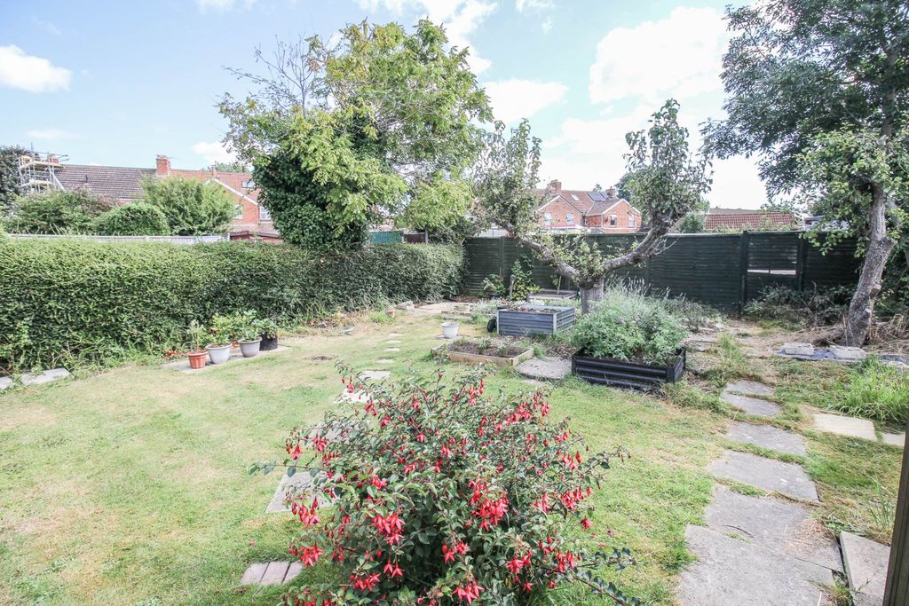 Property photo 2 of 11