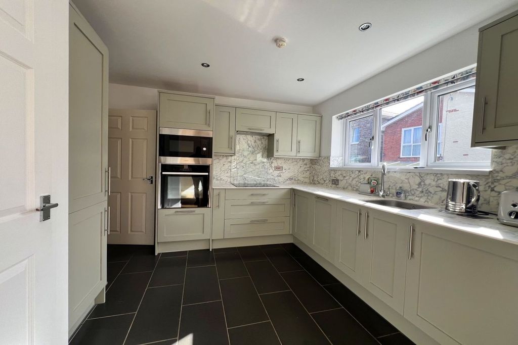 Additional image 7 of 2 bed detached bungalow for saleNorth Street, Abergavenny NP7