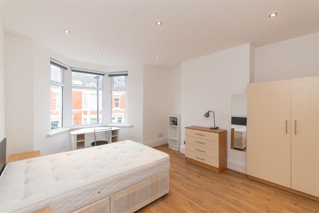 Additional image 10 of 6 bed flat for saleBayswater Road, Jesmond, Newcastle Upon Tyne NE2