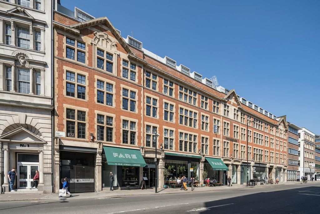 Property photo 2 of 10 Morelands, Old Street