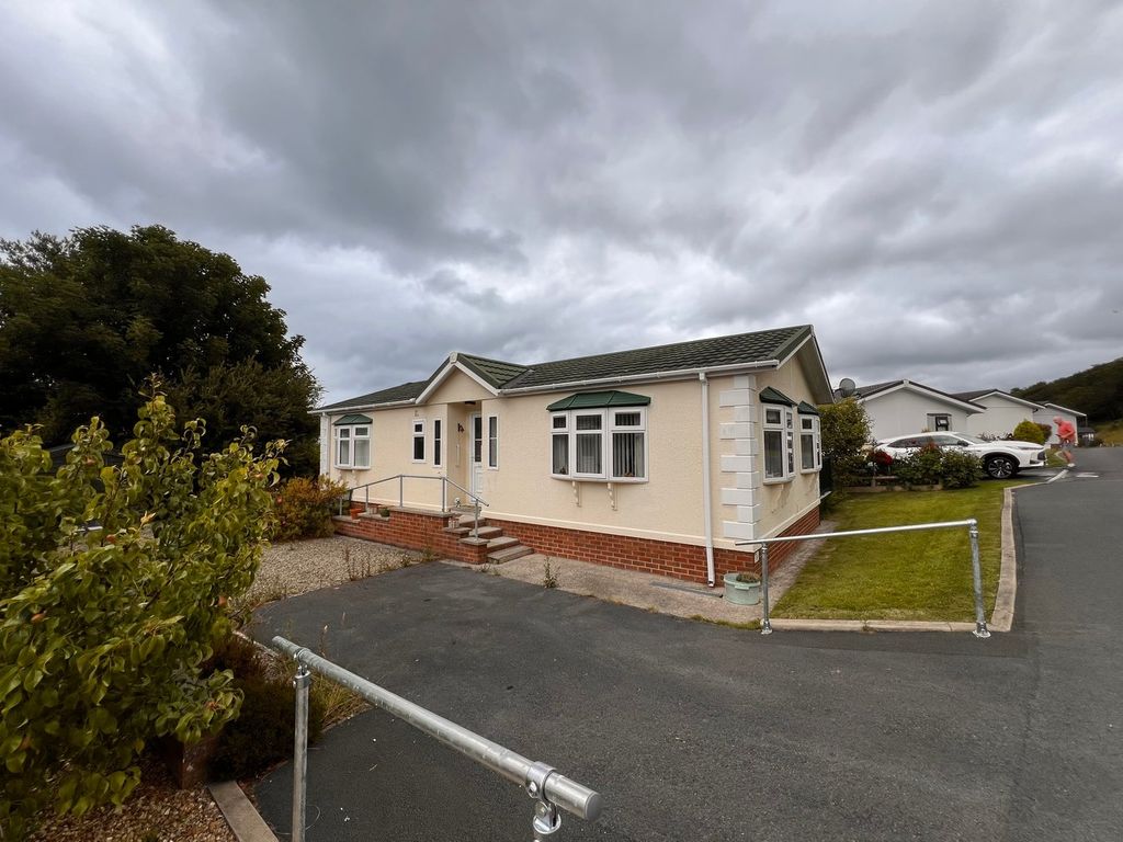 Property photo 1 of 29