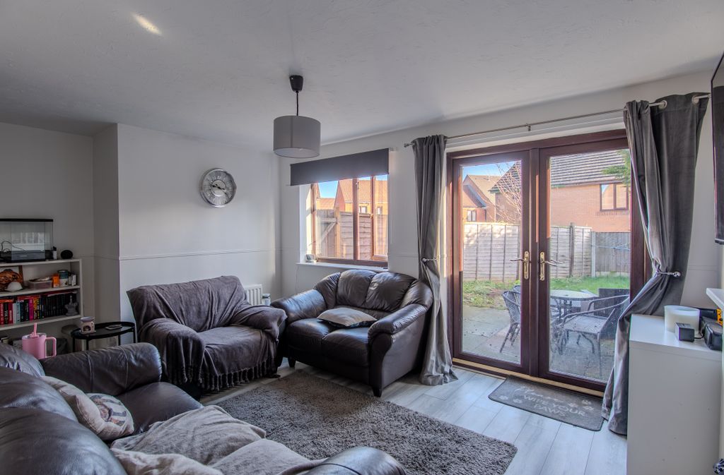 Property photo 2 of 20