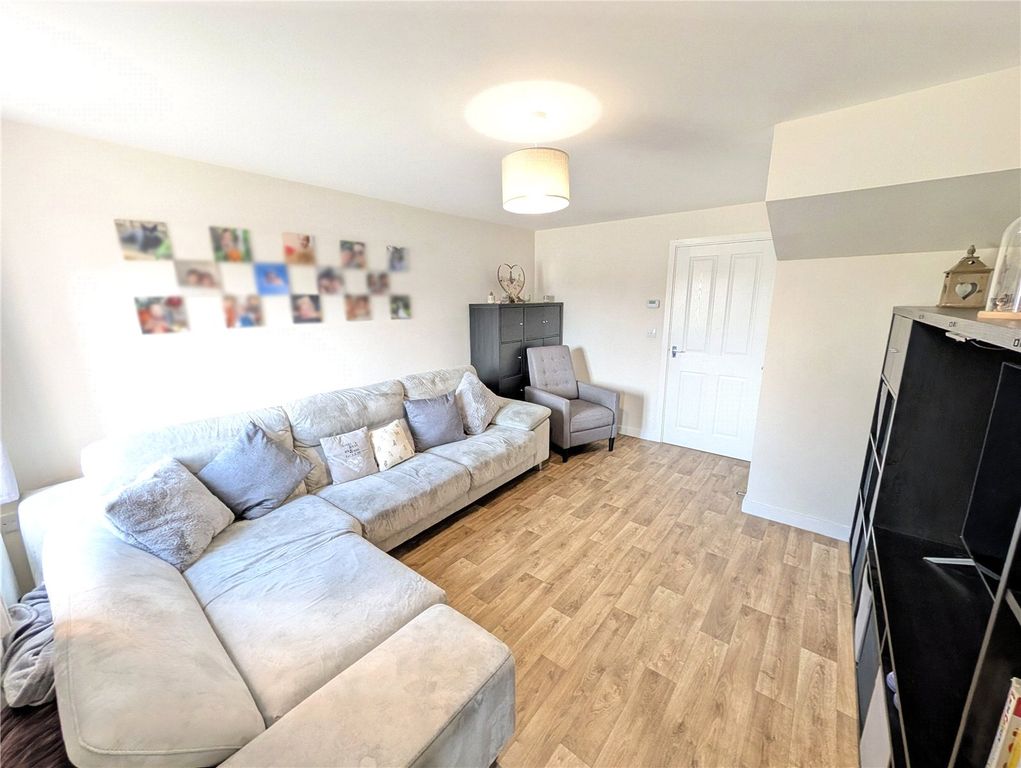 Property photo 3 of 15 Picture No. 30