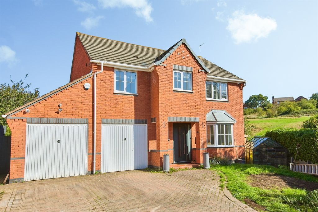 Property photo 1 of 32