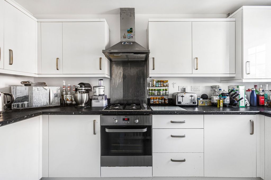 Property photo 2 of 12 Kitchen