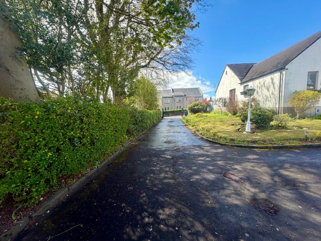 Property photo 2 of 28